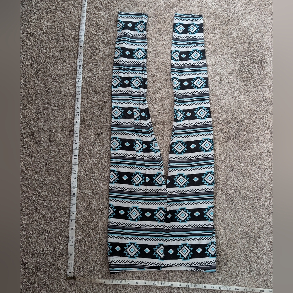 Vanity Black and White Patterned Leggings
